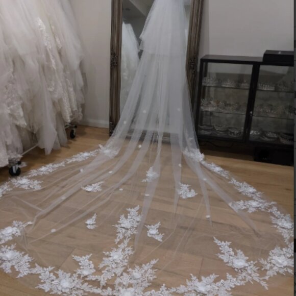 Drop Veil Floral Embroidered Cathedral Wide Wedding Veil White With Blusher - Picture 2 of 5